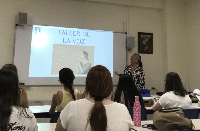 Las alumnas del CFGS en Educación Infantil celebran el Día Internacional del Flamenco