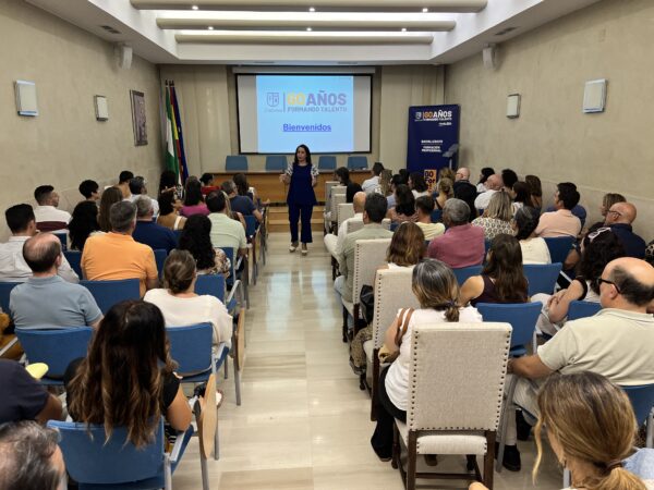 Sesiones de presentación con familias de bachillerato